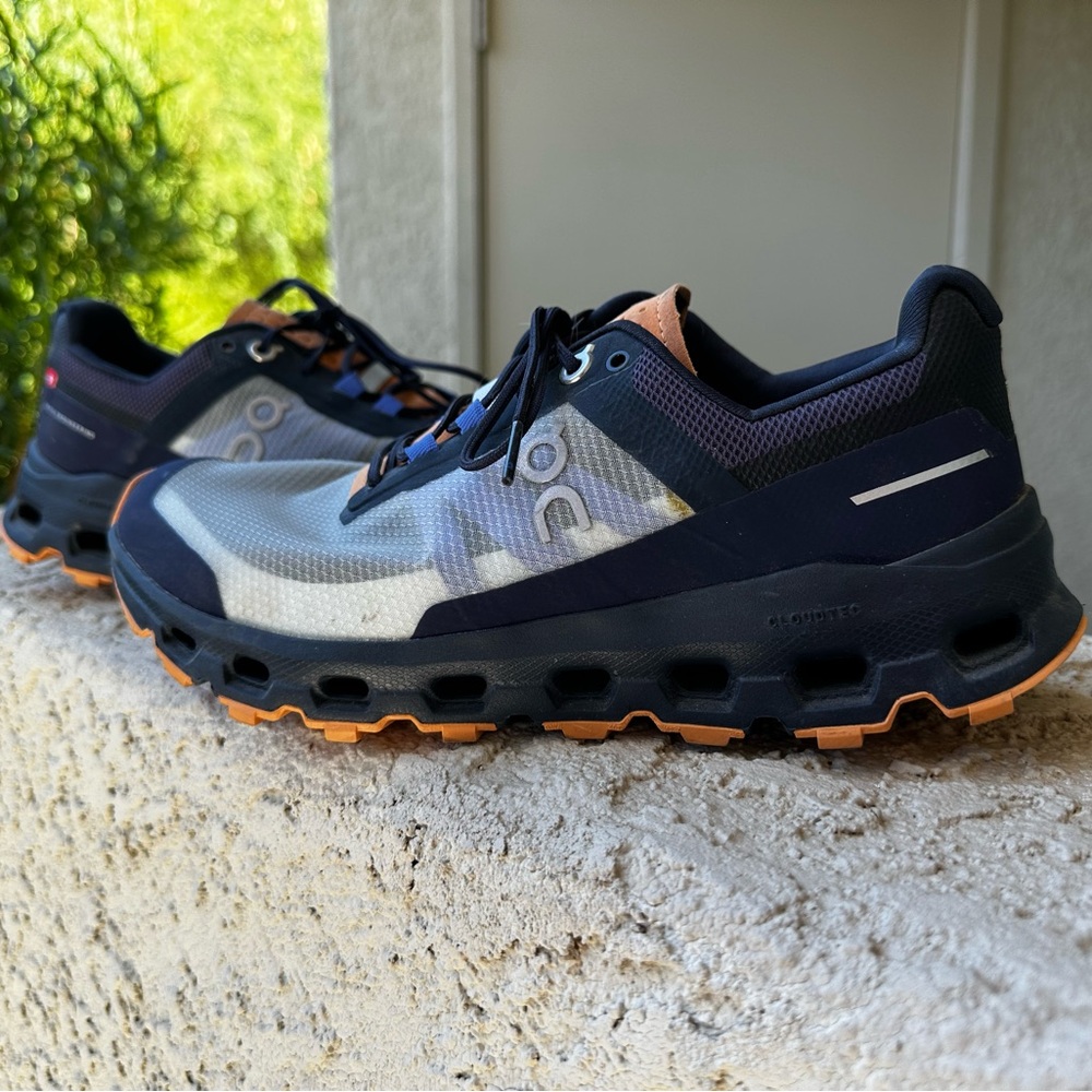 On Cloud size 7 hiking or trail running shoe